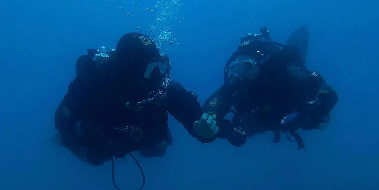 Due subacquei durante un’immersione DivEx